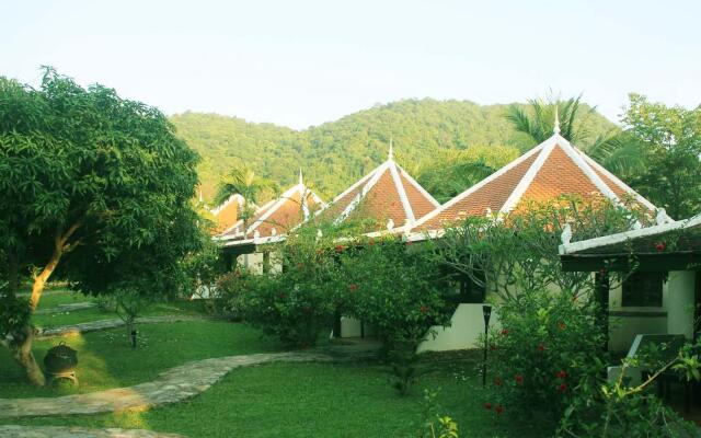 Royal Mayura Resort Hotel