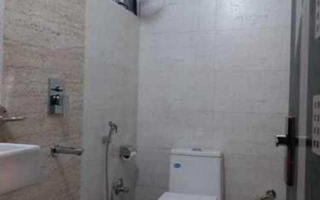 Airport Hotel Royal Inn