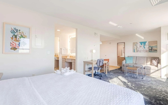 Homewood Suites by Hilton East Rutherford - Meadowlands