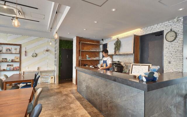 Hotel 385
