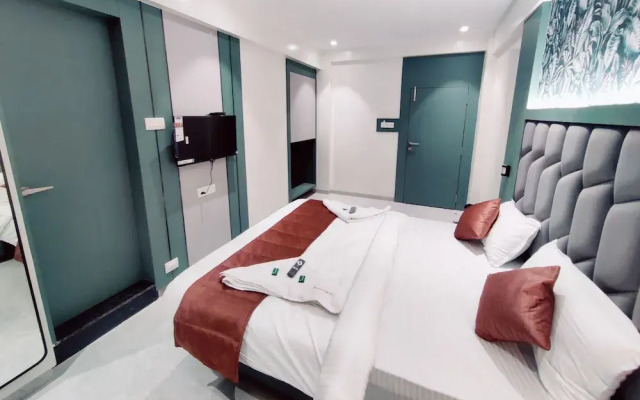 Hotel Everest Residency