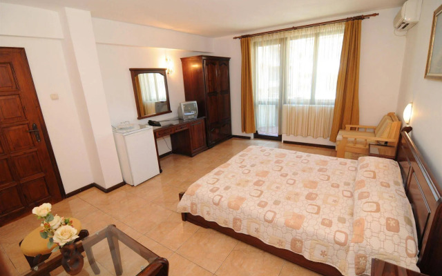 Hotel More