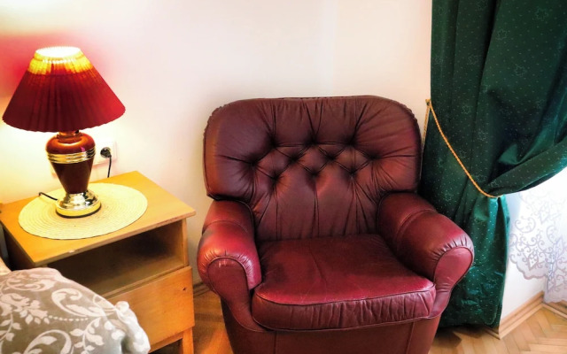 Room & Parking Assistance