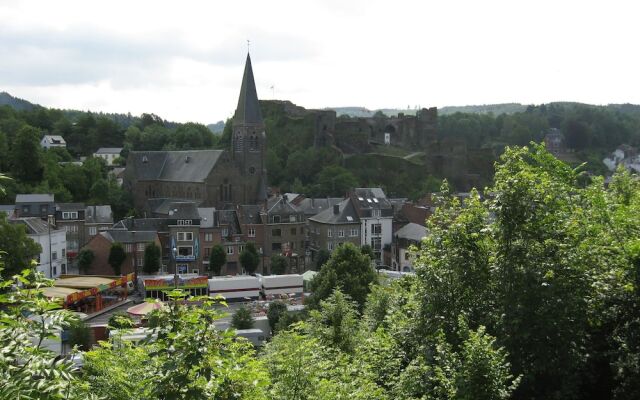 Garden-view Holiday Home in La Roche-en-ardenne