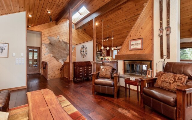 Herondale Luxury Vacation  At Windcliff 3 Bedroom Home by RedAwning