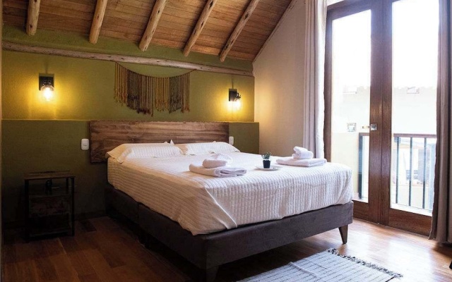 w Serene 2BR Riverside Villa w Nature Views