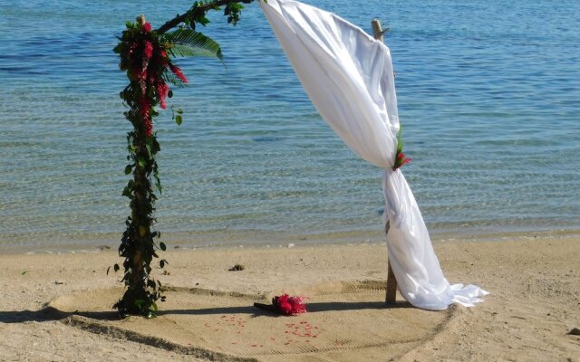 Namolevu Beach Bures