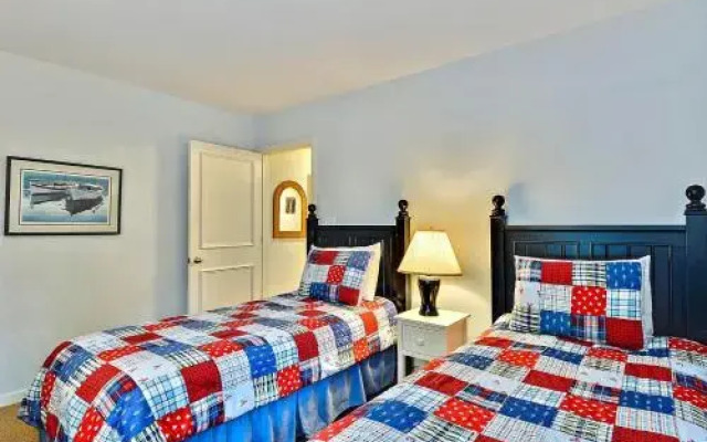 4585 Parkside Villa