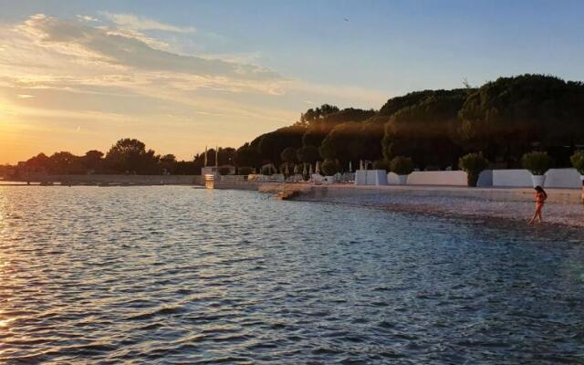 Medulin Luxury Apartments with beautiful garden 100 m from beach