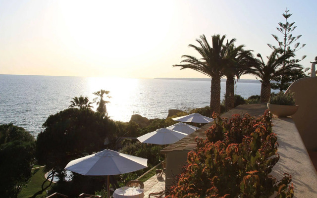 Vila Joya Home, Restaurant & Spa