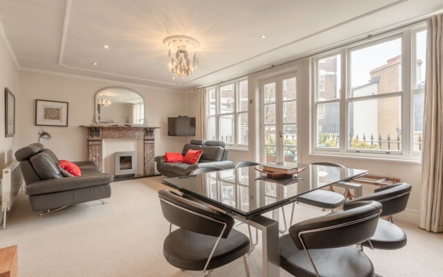 Luxury 2 Bedroom Property in Belgravia