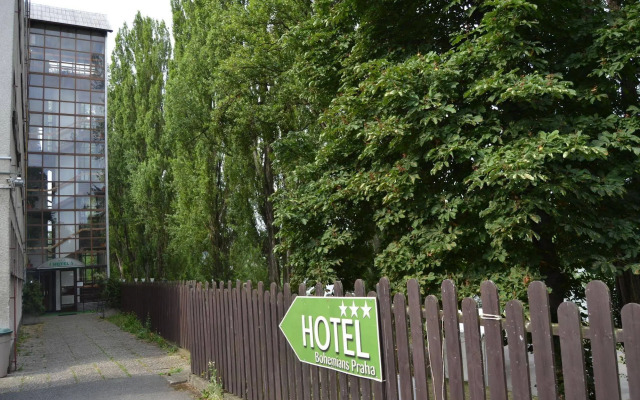 Hotel Bohemians
