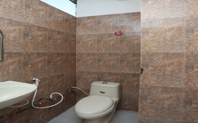 OYO 13125 Hotel Gwal Palace