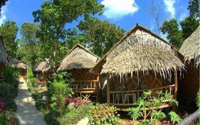 Phutawan Bamboo Bungalow