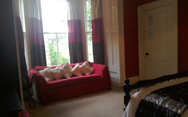 6-bed House in Snowdonia With Your own Private pub
