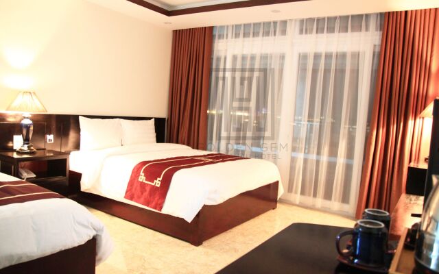 Golden Gem Tuan Chau Hotel