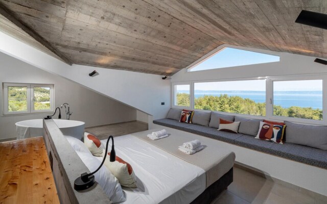 Amazing Home in Blato with Hot Tub, WiFi & 5 Bedrooms