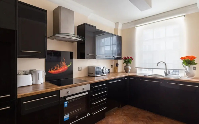 2-bed 2-bath in the Heart of London
