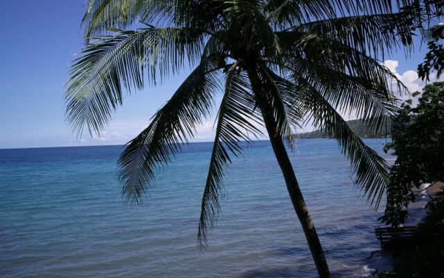 Las Flores Country & Beachside Hotel