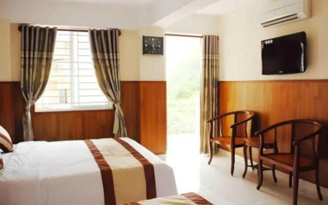 Nam Phuong Hoang Hau Hotel