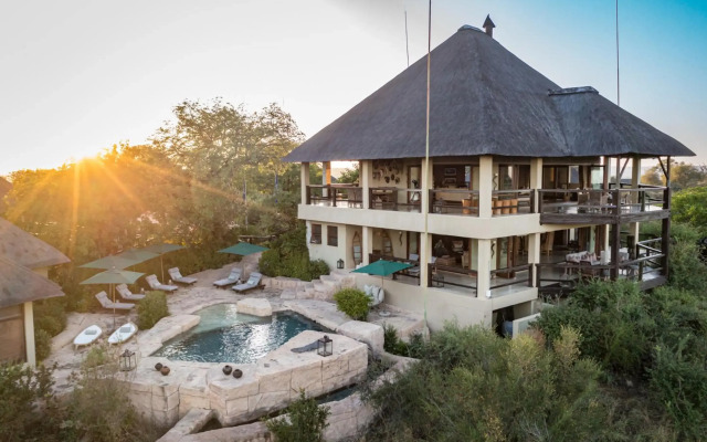 Makumu Private Game Lodge