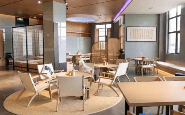 Lu'an Tea Night Hotel