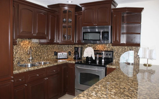 Sonoran Sky 1BR 306 by Casago