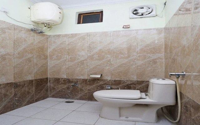 OYO 8909 Hotel Grand