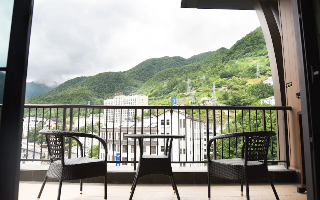 Kande Grand Land Hotel