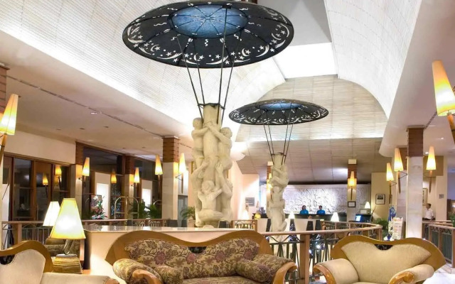 Novotel Surabaya - Hotel & Suites