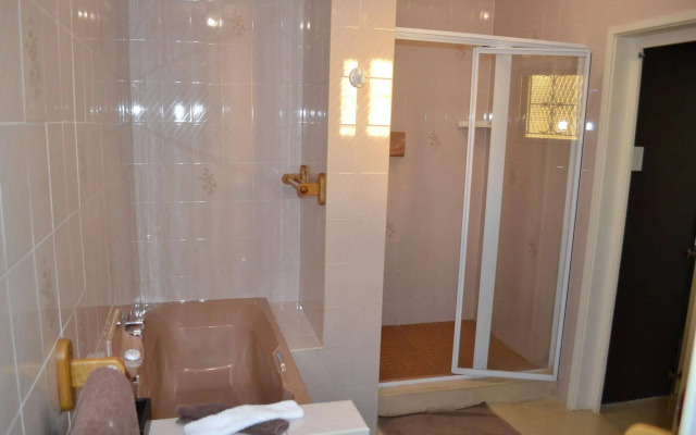 Gateway Country Lodge