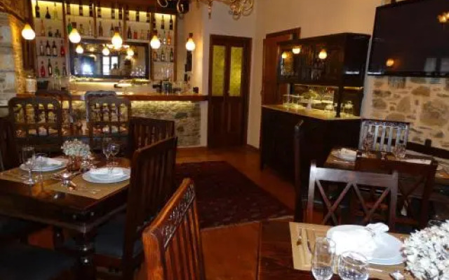 Iliopetra Suites