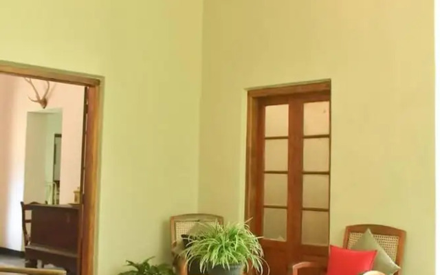 Charming & Historical 3-bed Bungalow in Hikkaduwa