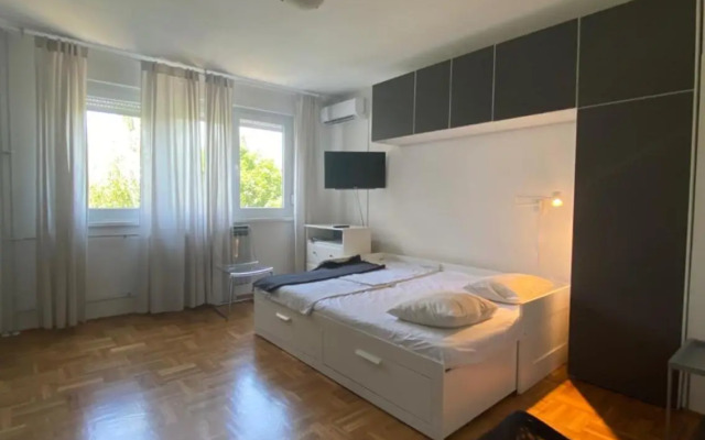 West vibes apartment