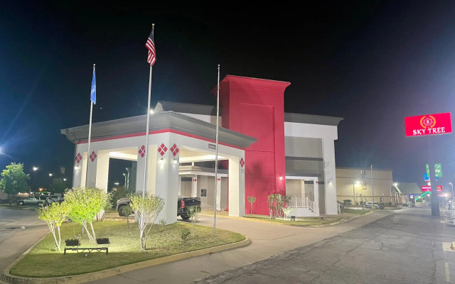 Ramada by Wyndham Tulsa
