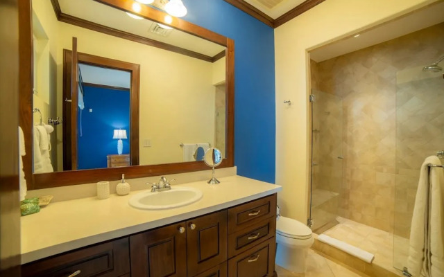 Altavista 5D 3 Bdr 2 bth Ocean View Condo