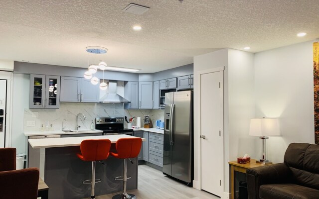 Lovely 1-Bedroom Condo with AC & Kitchen