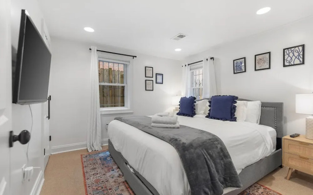 Sweet 2-br Retreat By Capitol Hill