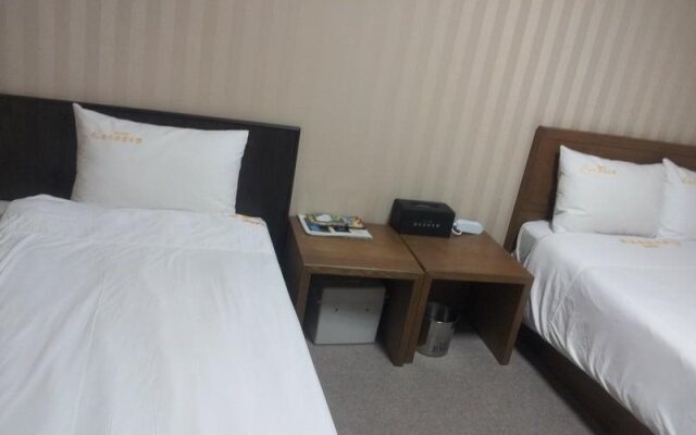 Lord Tourist Hotel