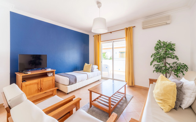 Oasis Beach Apartments