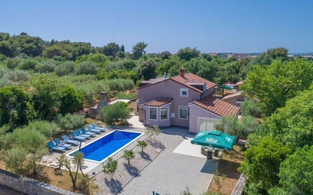 Sunshine Comfortable Holiday Residence