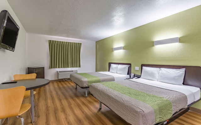 Motel 6 Santa Fe Central