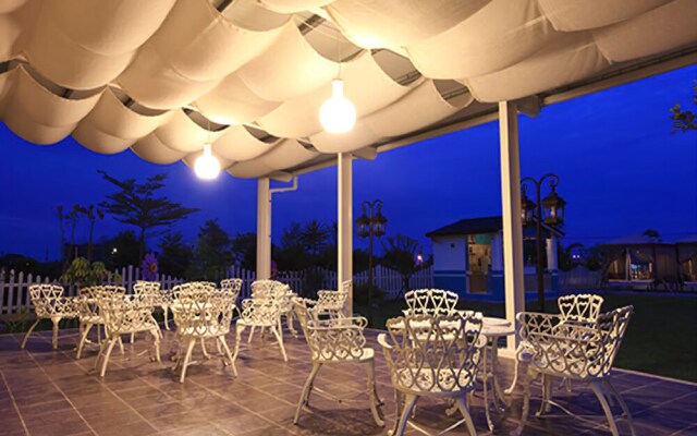 Z. H. Garden Hotel
