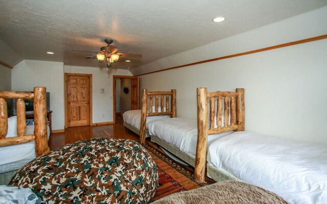 Castle Glen Chalet-1845 by Big Bear Vacations