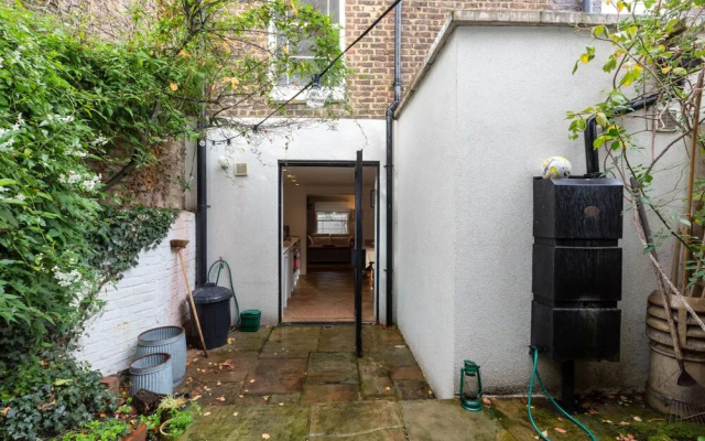 Beautiful 2 Bedroom Townhouse With Garden in Kentish Town