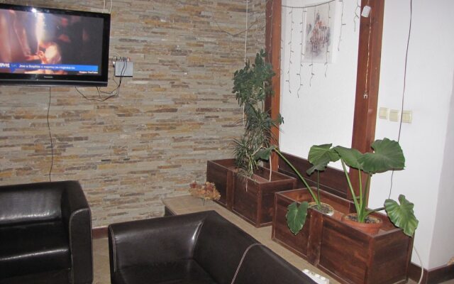 Edelweiss Inn Apartments