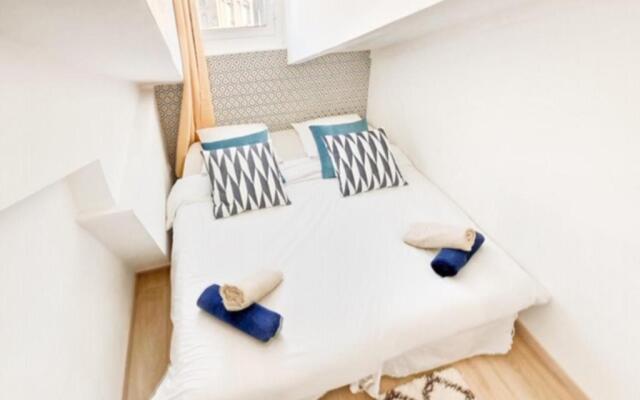 Charming 1 Bedroom Apartment Center