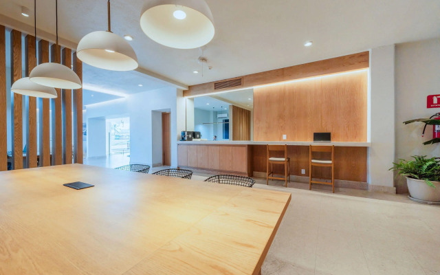 Comfort Inn Puerto Vallarta Golfside & Marina