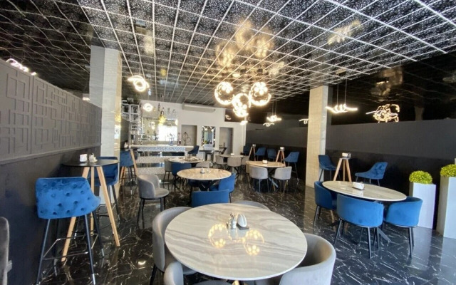 Basha Hotel & Restaurant