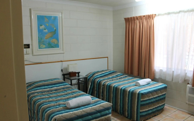 Oasis Inn Cairns – Guest Rooms – Cairns